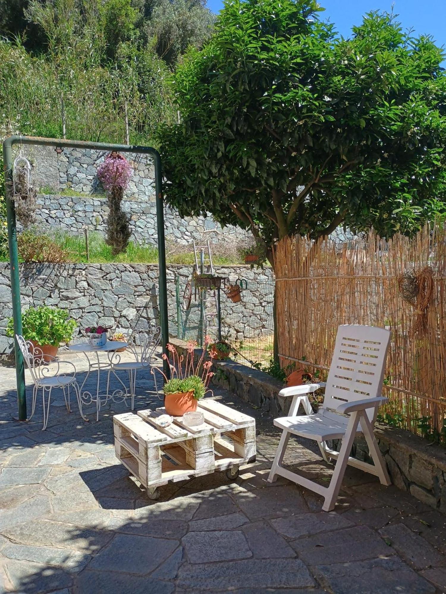 La Casa Dei Due Aranci Villa Albisola Superiore Bagian luar foto
