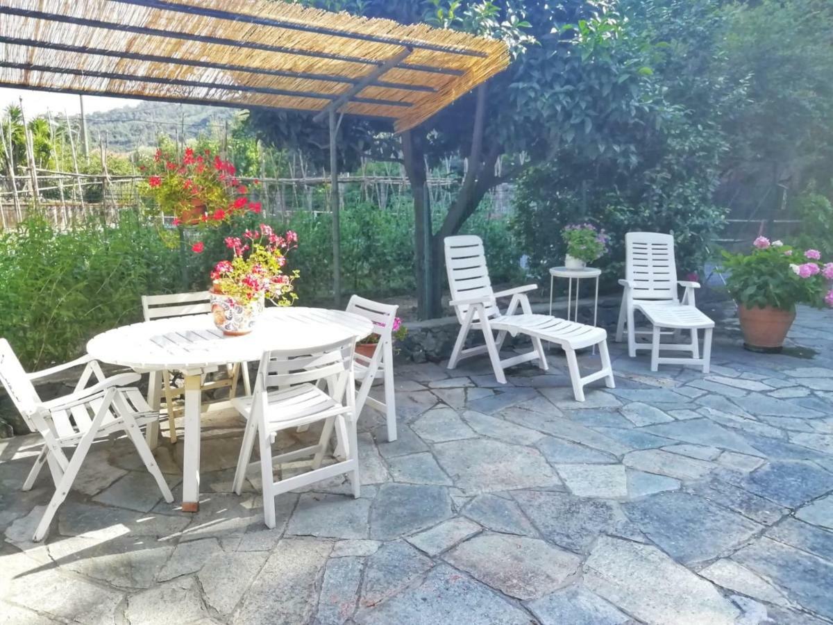 La Casa Dei Due Aranci Villa Albisola Superiore Bagian luar foto